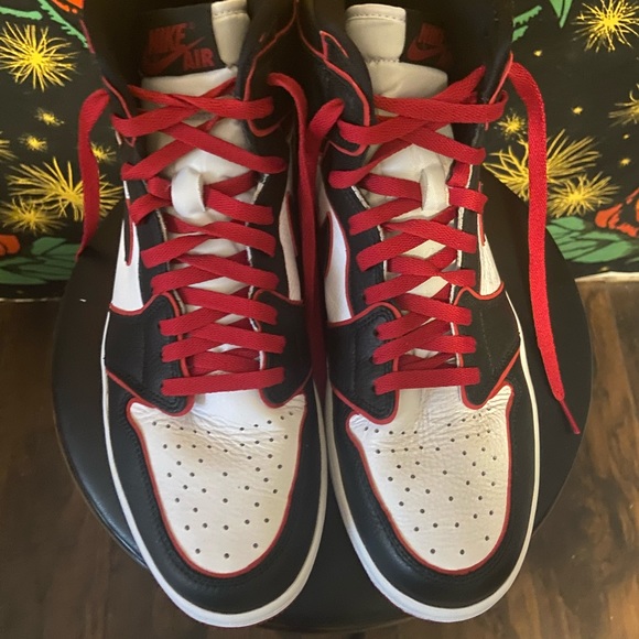 Jordan 1 High Bloodlines - Picture 4 of 7
